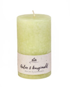 Scented candle Aloe and cucumber juice  A mixture of light healing aloe and fresh juicy cucumber. Very mild fragrance!