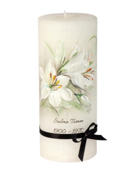 Mourning candle with white lilies  Candle size 7x17cm, 110h unscented Estonian handicraft