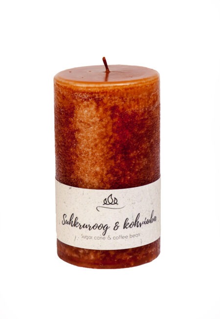 Scented candle Sugarcane and coffee bean  Sugar cane and coffee beans - not in the cup but straight from nature.  Smells heavenly.  Coloured trough scented candle. Reddish brown.  Candles are handmade from high quality refined paraffin. 100% cotton wick.  Estonian handcraft.
