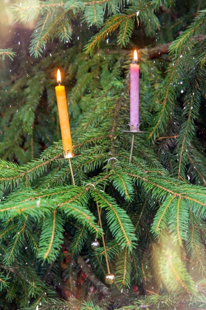 Pendliga kuuseküünla hoidja